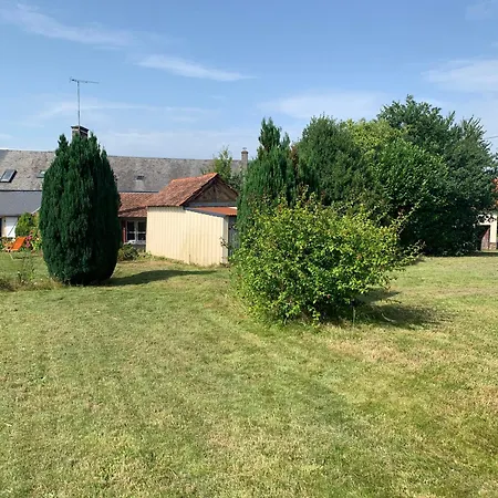 Sur La Route Du Mont Saint Michel Holiday home *