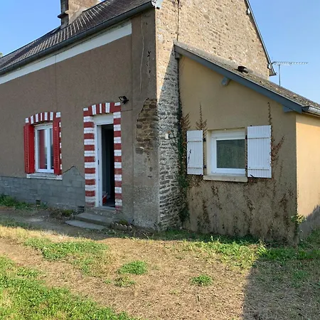 Sur La Route Du Mont Saint Michel Holiday home *